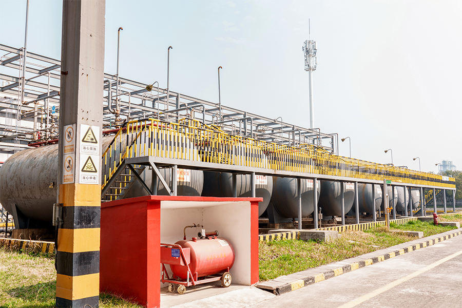 Továrenské vybavenie