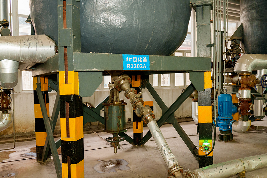 Továrenské vybavenie